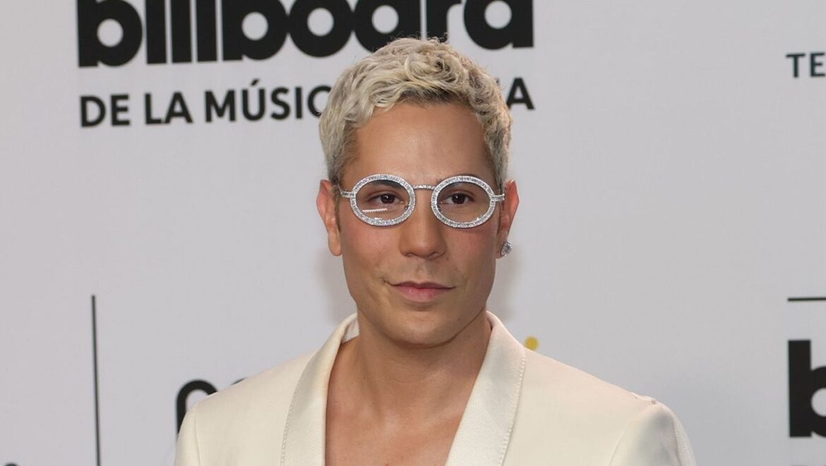 cantor-christian-chavez-diz-que-quer-morar-no-brasil-|-cnn-brasil