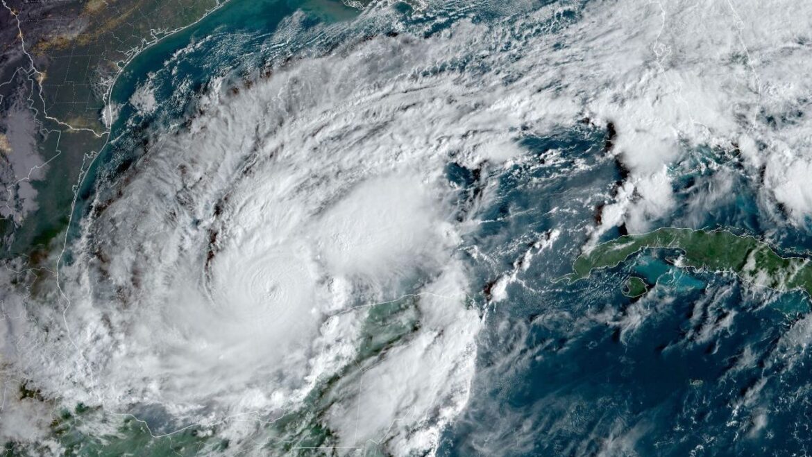 analise:-como-o-furacao-milton-e-usado-politicamente-nas-eleicoes-americanas-|-cnn-brasil