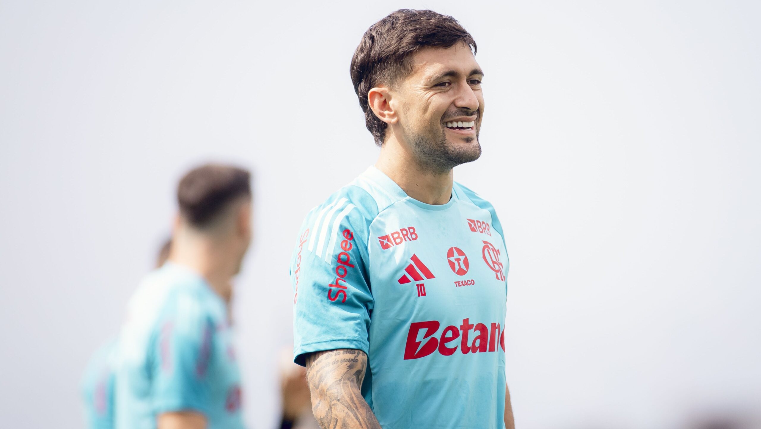 flamengo-tenta-aumentar-vantagem-na-lideranca-do-brasileiro-contra-o-gremio-|-cnn-brasil