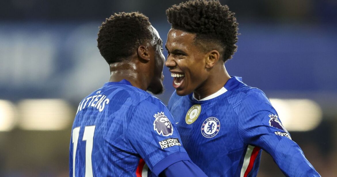 veja-primeiro-gol-do-estevao-na-champions-league-em-chelsea-x-ajax-|-cnn-brasil