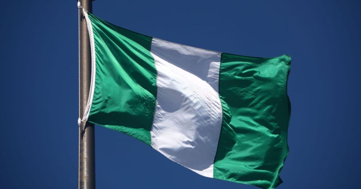 homens-invadem-escola-na-nigeria,-matam-vice-diretor-e-sequestram-25-alunas-|-cnn-brasil