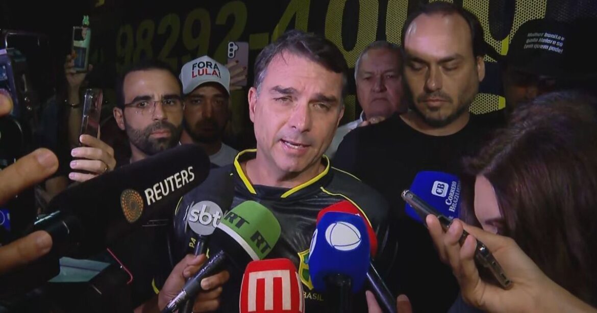flavio-diz-que-tentativa-de-violar-tornozeleira-seria-“ato-de-desespero”-|-cnn-brasil