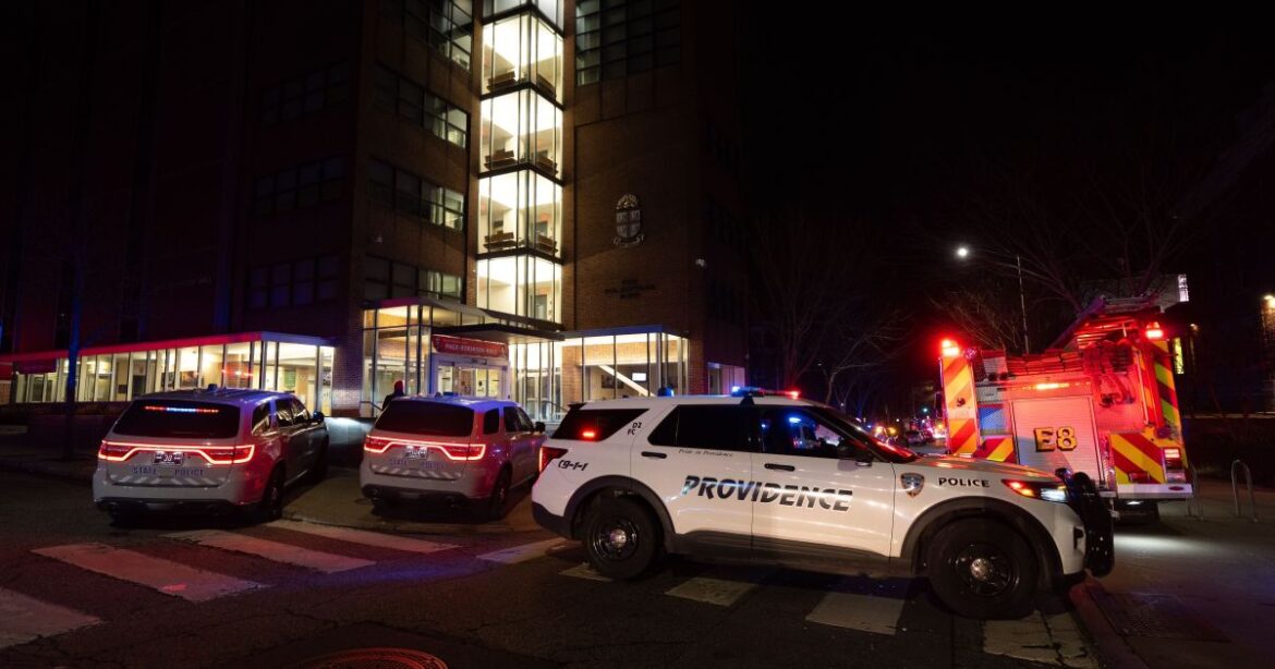 policia-dos-eua-libera-suspeito-de-ataque-na-universidade-brown-|-cnn-brasil